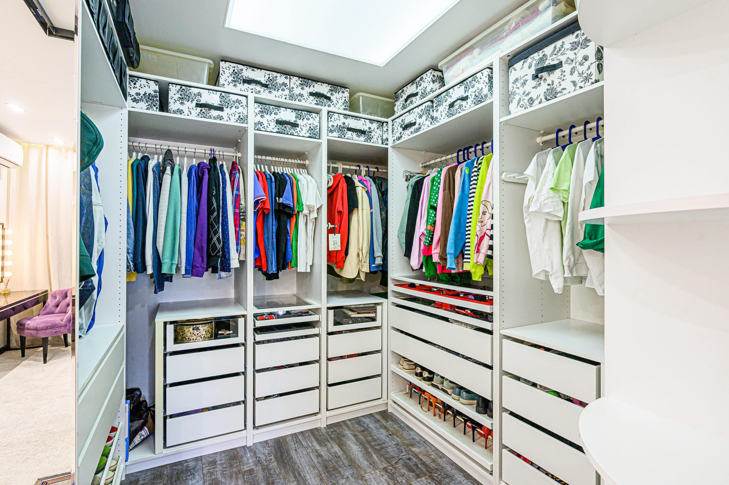 Fehler, den man beim Organisieren des Kleiderschranks vermeiden sollte