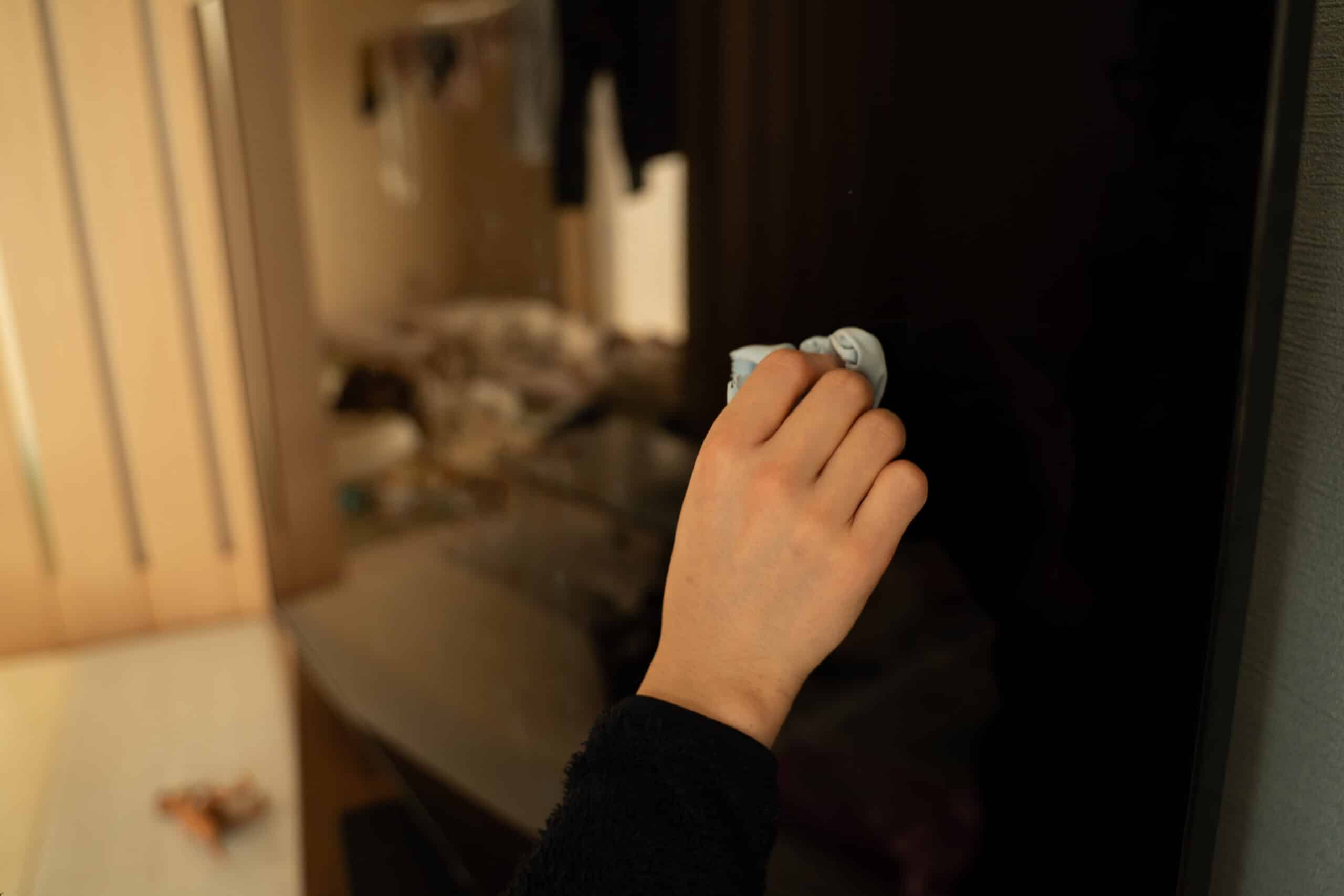 Fehler, den man beim Reinigen des Fernsehers vermeiden sollte