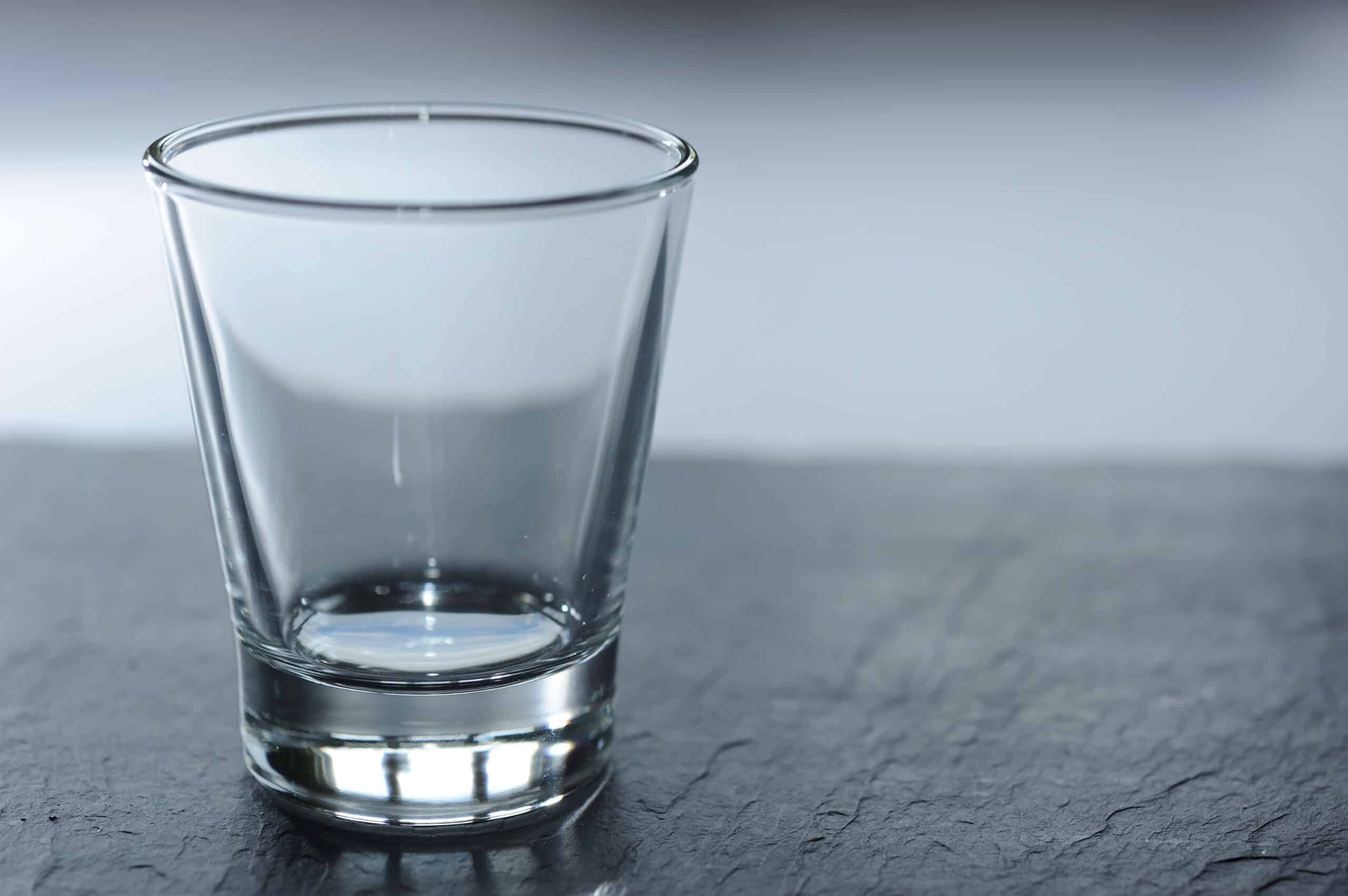 Glasstumpf mit der Haustür